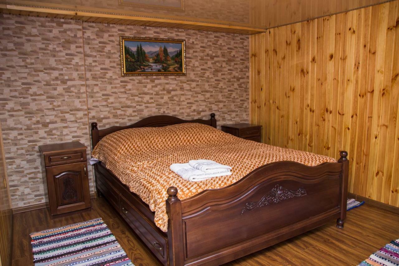 Hotel Карпатське Сяйво à Lac Lac Synevyr Extérieur photo
